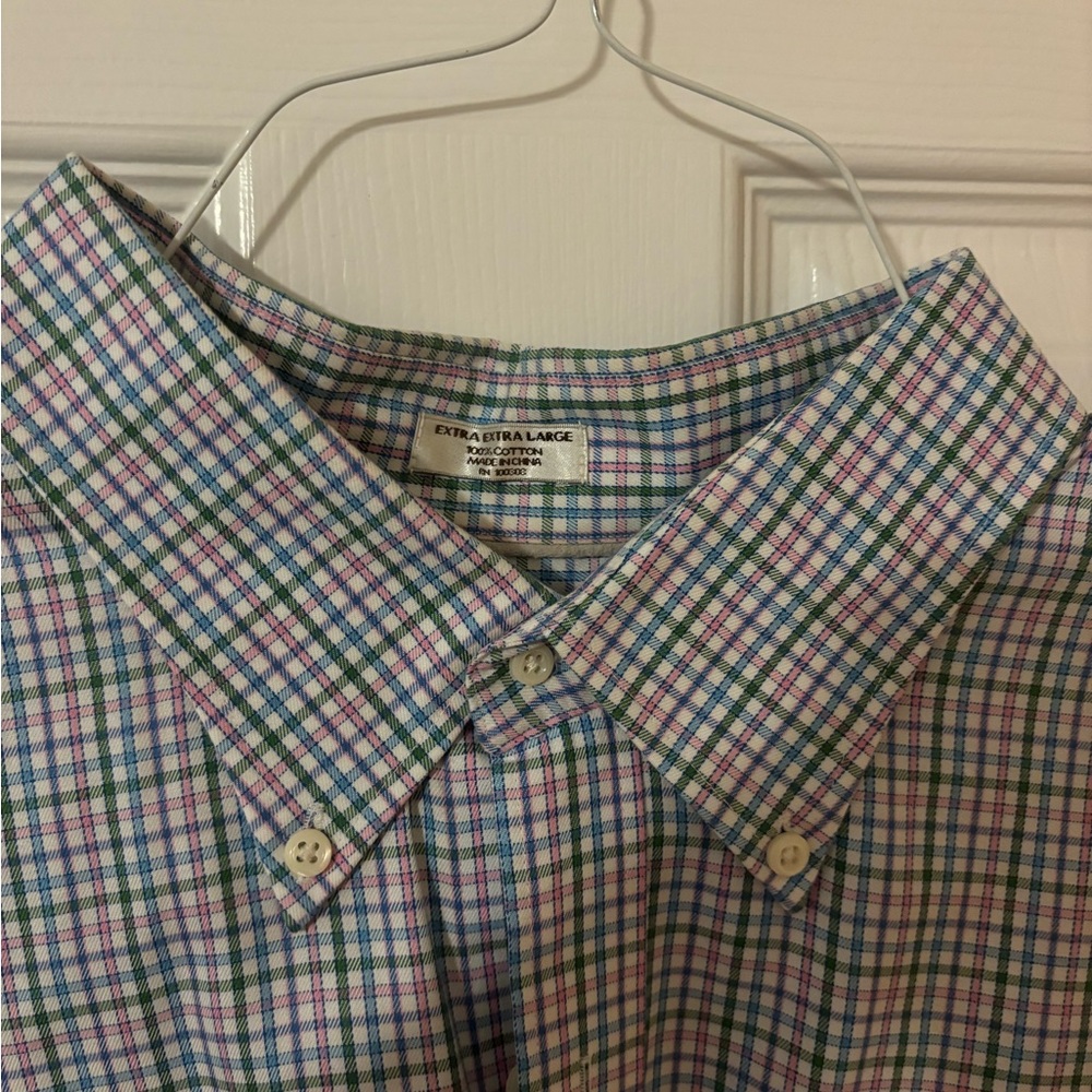 Long sleeve button down shirt. Great condition. No returns!